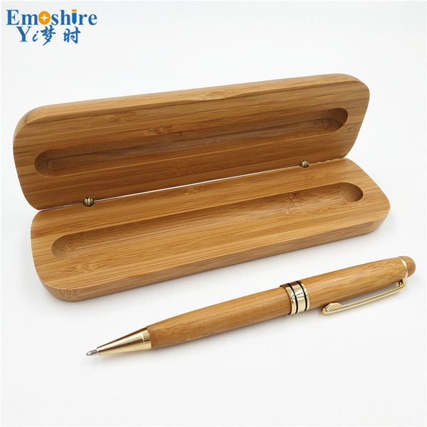 stylo en bois de merisier et sa boite de même essence sont réalisé à la main. 