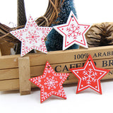 Superbes décorations de Noël artisanales en bois, réalisées et peintes à la main. Les de 12 pièces, vous aurez le choix entre les sapins, les étoiles ou les cœurs, de couleur blanc ou rouge  De quoi donner une touche artisanale à votre sapin de Noël !