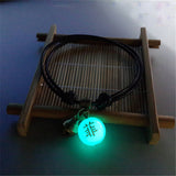 Bracelet artisanal lumineux Bouddhiste personnalisable, créez vous un bijou unique !  Personnalisez la pierre lumineuse de votre bijou avec la lettre, le chiffre, le signe chinois ou le symbole de votre choix.