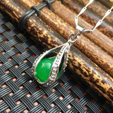 Magnifique collier et pendentif Argent renferment une perle d'agate naturelle.