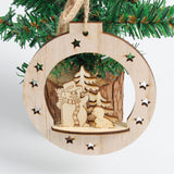 Décorations de noël en bois, réalisées et décorées à la main. Une finesse du détail qui font de ces déco de petites œuvres d'art de Noël !